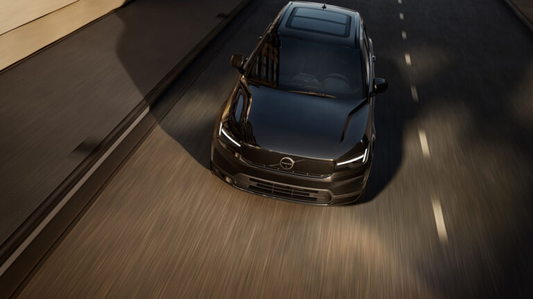 Volvo EX40 Ultra Black Special Edition