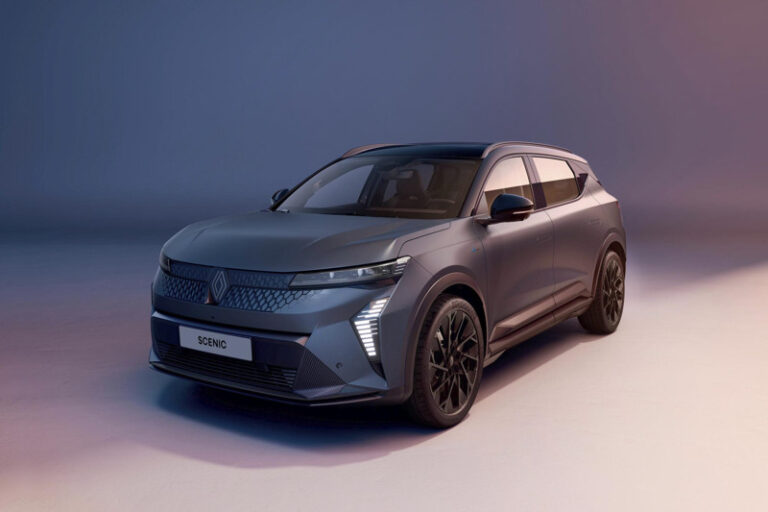 Matt grå Renault Scenic E-tech