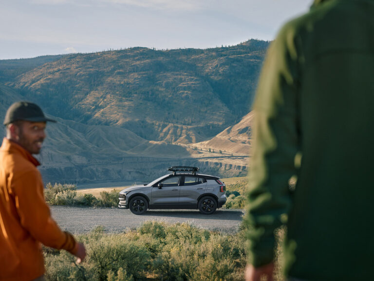Helt elektriska Volvo EX30 Cross Country