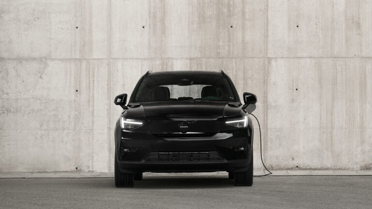 Volvo EX40 Ultra Black Special Edition