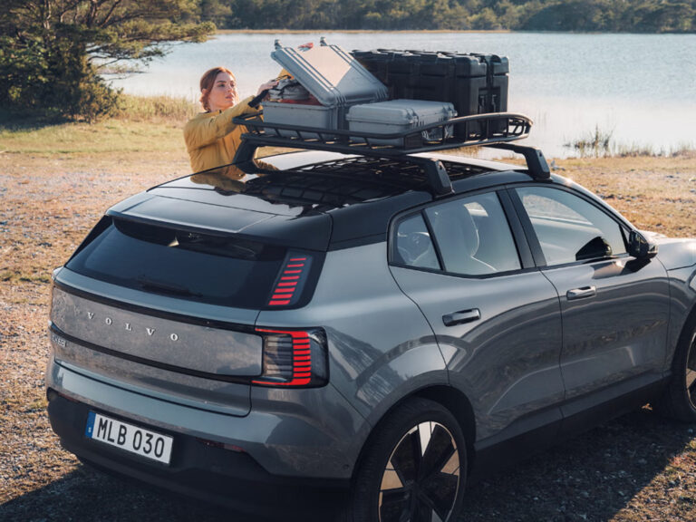 Helt elektriska Volvo EX30 Cross Country